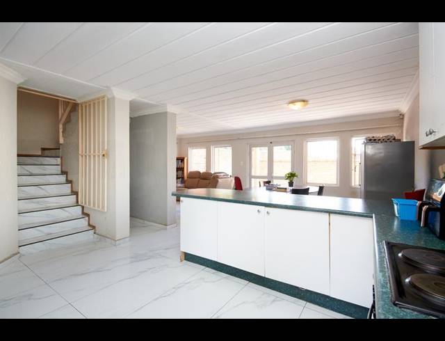 3 BEDROOM TOWNHOUSE FOR SALE IN FERNDALE